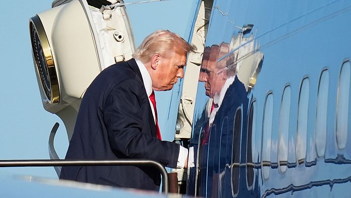 Trump se confruntă cu reacții negative din partea bazei MAGA din cauza dosarelor lui Epstein și a armelor pentru Ucraina