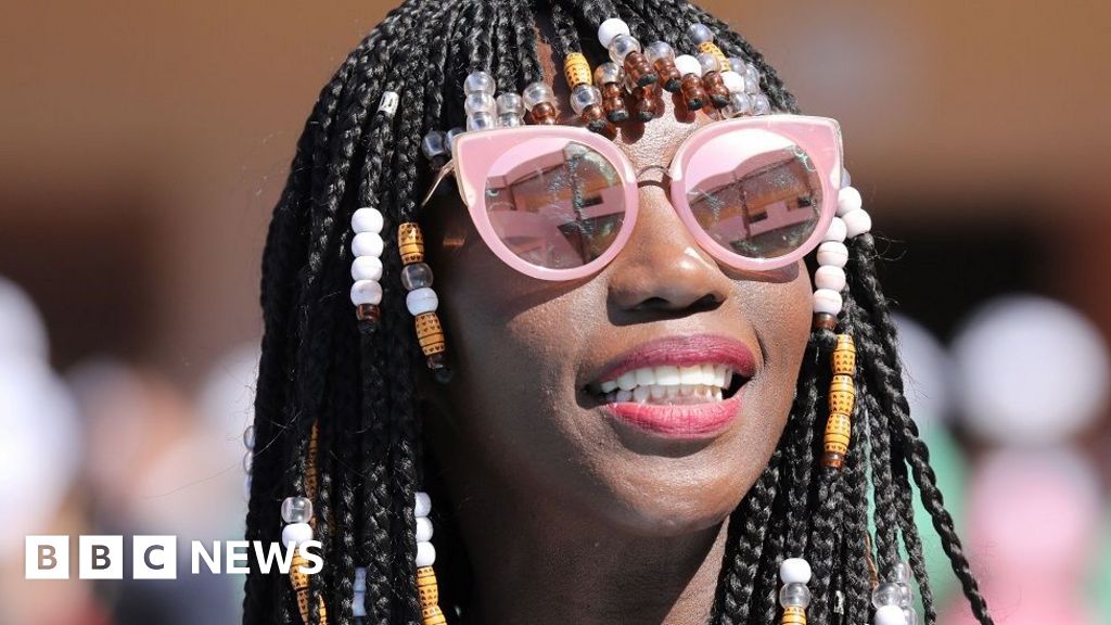 Interdicția privind perucile durează doar o zi într-un teatru de teatru din Senegal, după reacții negative.