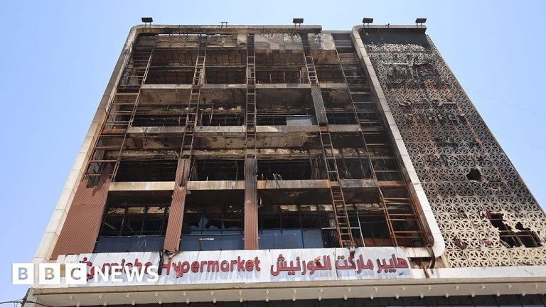 Imagine despre incendiu centru comercial - Top10stiri.ro