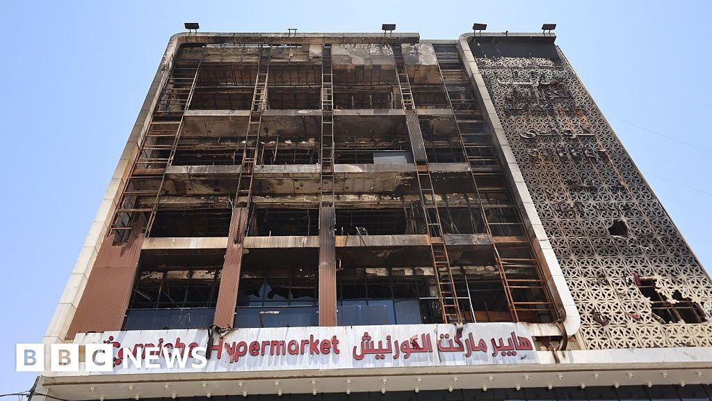 Incendiu la un centru comercial din Irak: 61 de morți și mulți dispăruți