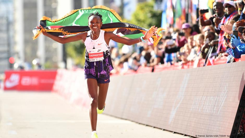 Deținătorul recordului mondial de maraton, suspendat după un test antidoping