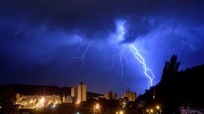 Fenomene meteorologice extreme în Ungaria din cauza încălzirii globale, spun cercetătorii climatici