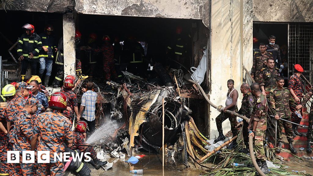 Cel puțin 20 de morți după ce un avion al Forțelor Aeriene s-a prăbușit într-o școală din Bangladesh