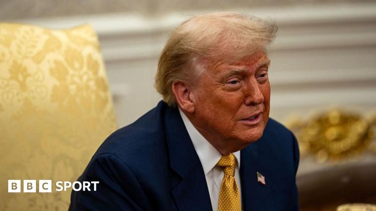 Foto reprezentând trump amenință bloca - Știri România