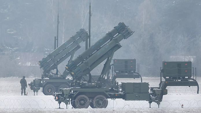 SUA și Germania au convenit să livreze Ucrainei cinci sisteme de apărare aeriană Patriot, a anunțat Berlinul