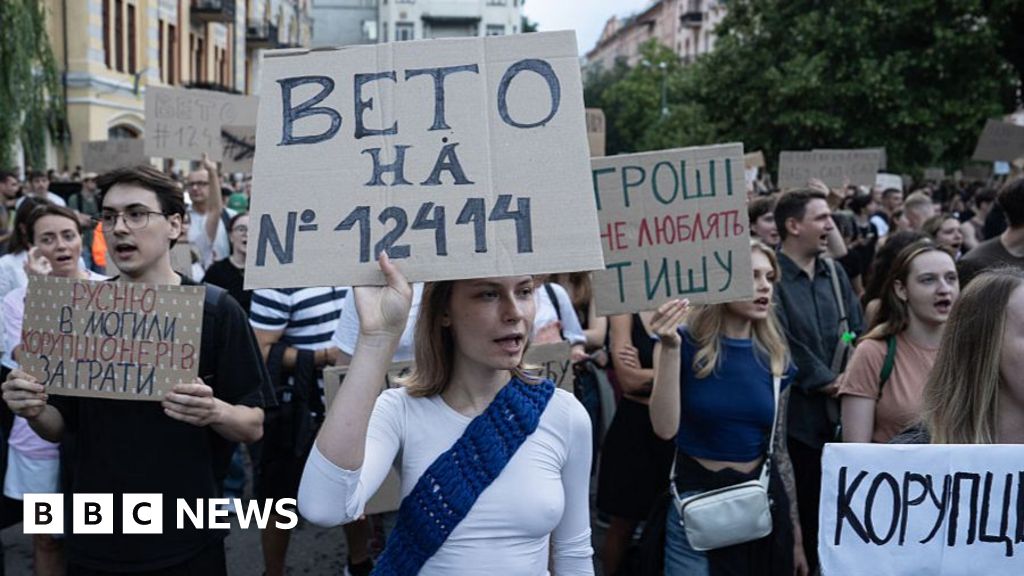 Reacțiile negative se intensifică după ce Zelenski le deposedează organismele anticorupție de independență