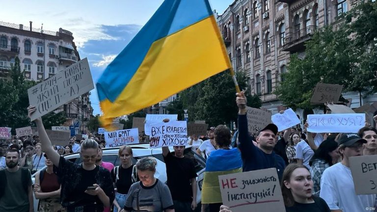 Imagine despre ucraina noua lege - Top10stiri.ro