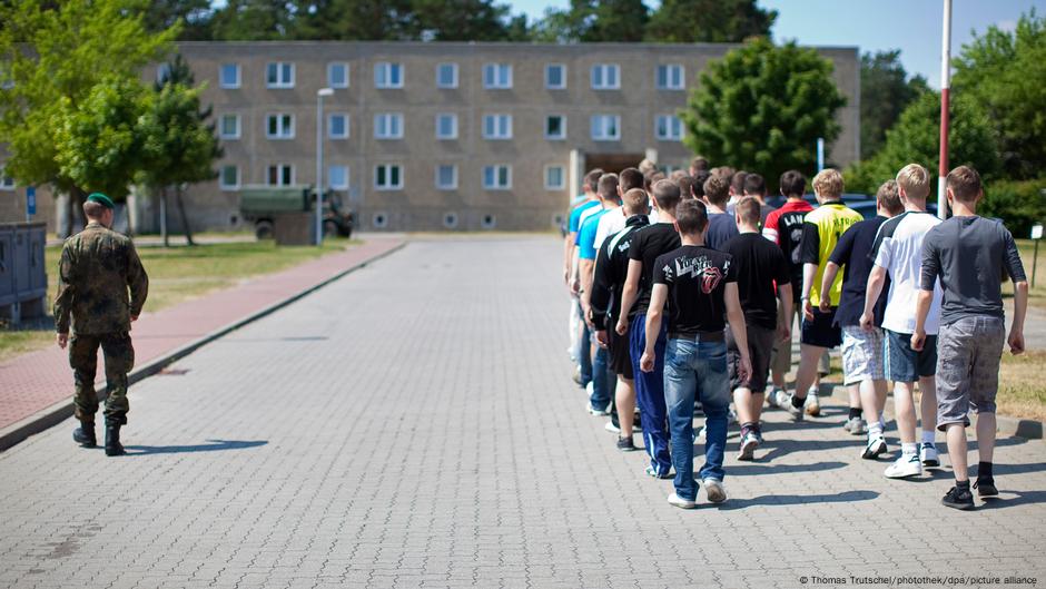 Germania: Ar afecta serviciul militar obligatoriu economia?