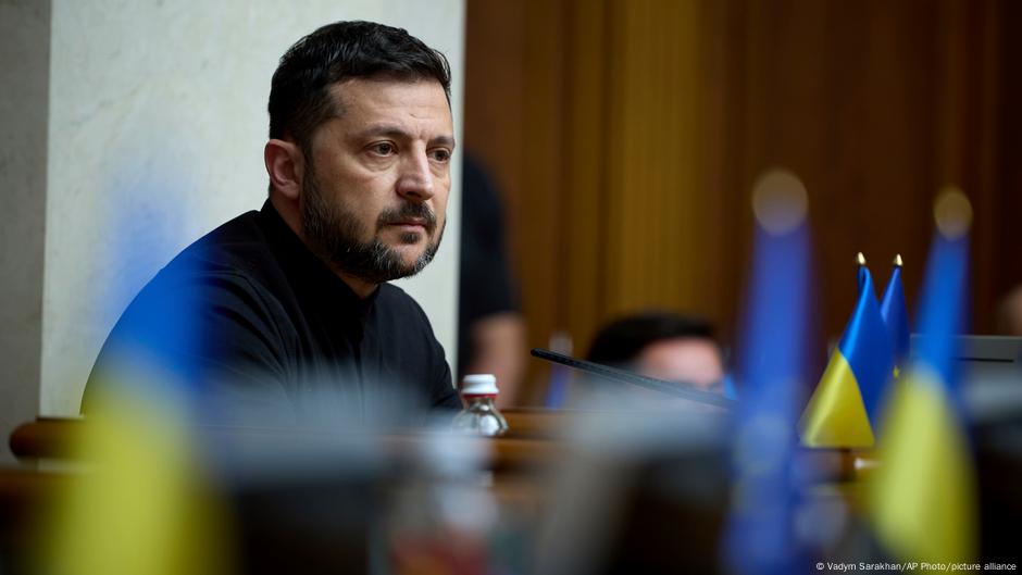 Ucraina: Zelenski susține noua lege anti-corupție după reacții negative