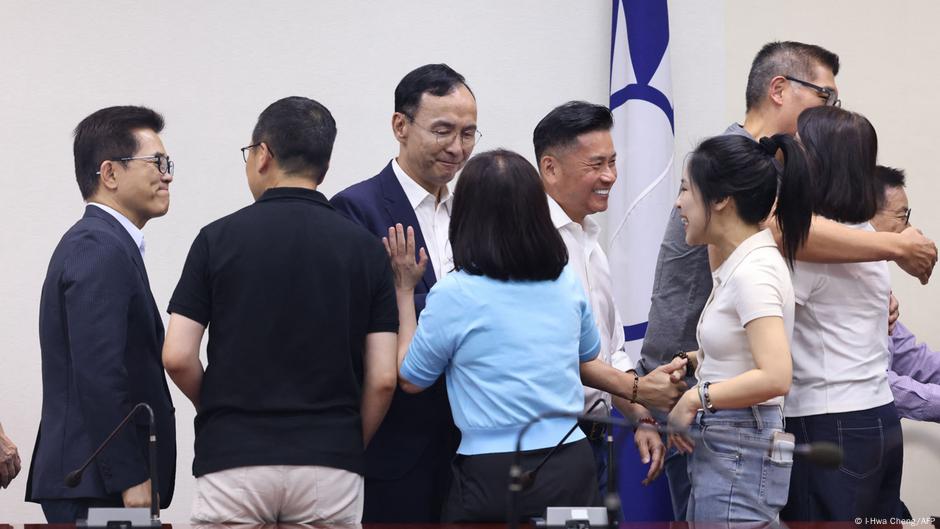 Taiwan: Alegătorii resping cererea de revocare a parlamentarilor opoziției