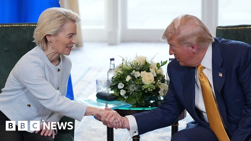 UE și SUA au încheiat un acord comercial cu tarife de 15% pentru exporturile europene către America