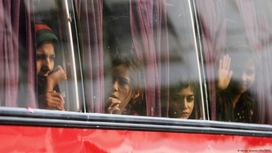 Afganii care așteaptă vize germane în Pakistan se tem de deportare