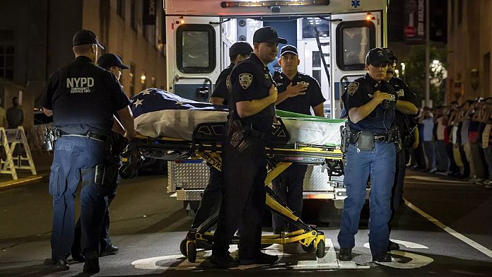 Primarul a declarat că atacatorul care a ucis patru persoane într-un atac armat din Manhattan a vizat un sediu al NFL