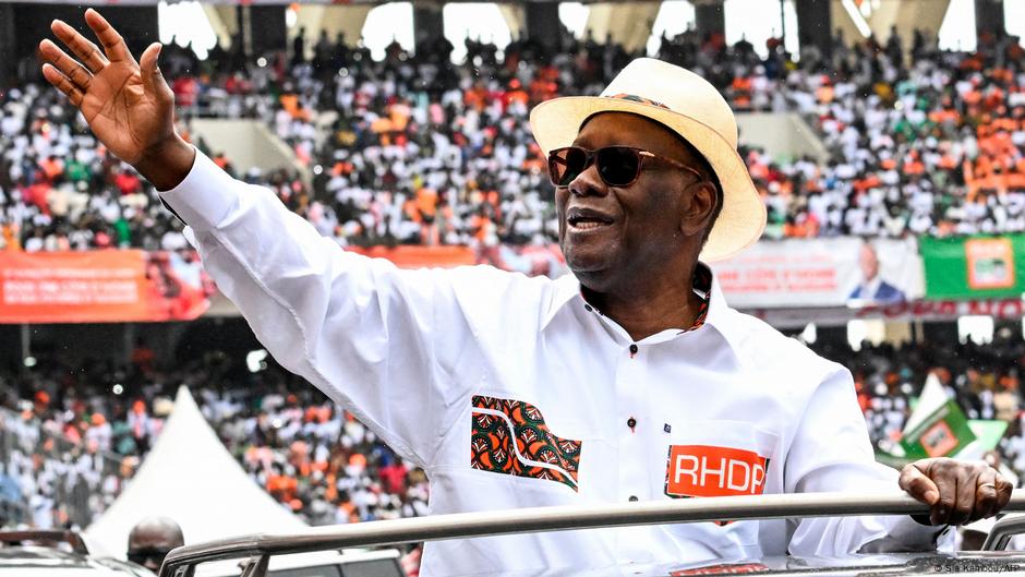 Ouattara din Coasta de Fildeș își deschide calea către un al patrulea mandat prezidențial