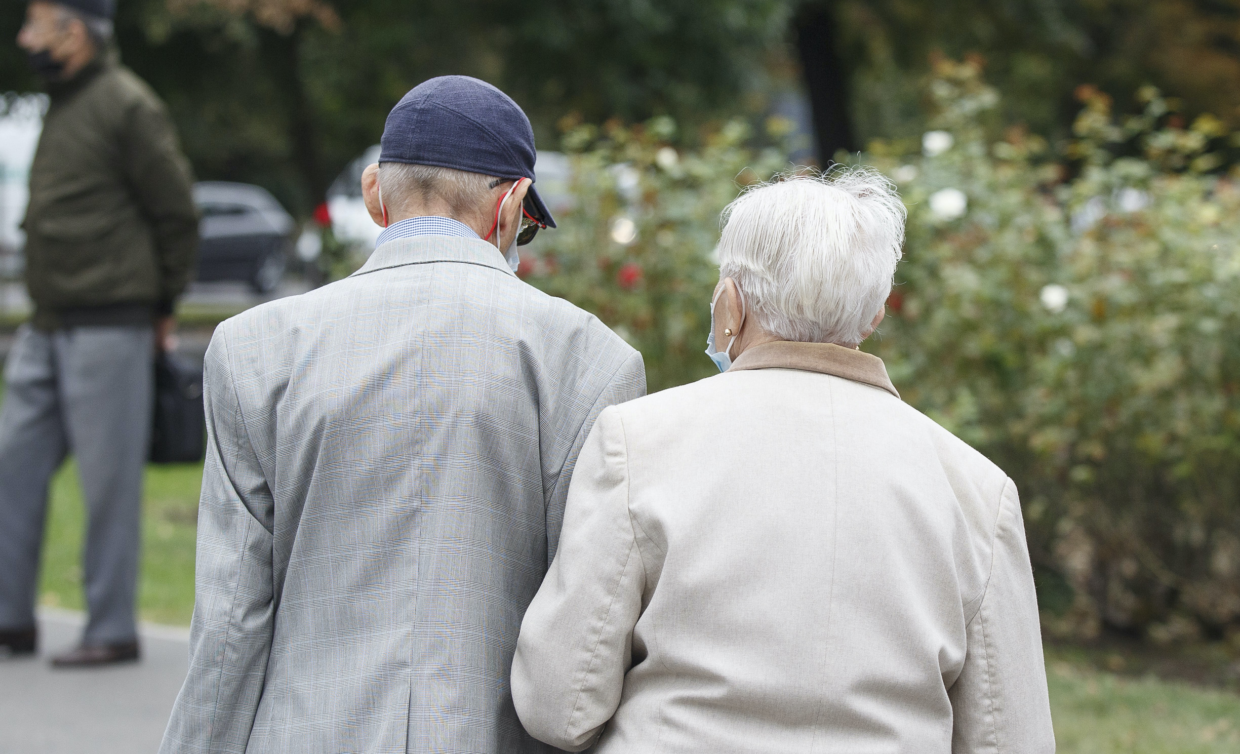 Foto reprezentând aproape milioane pensionari - Știri România