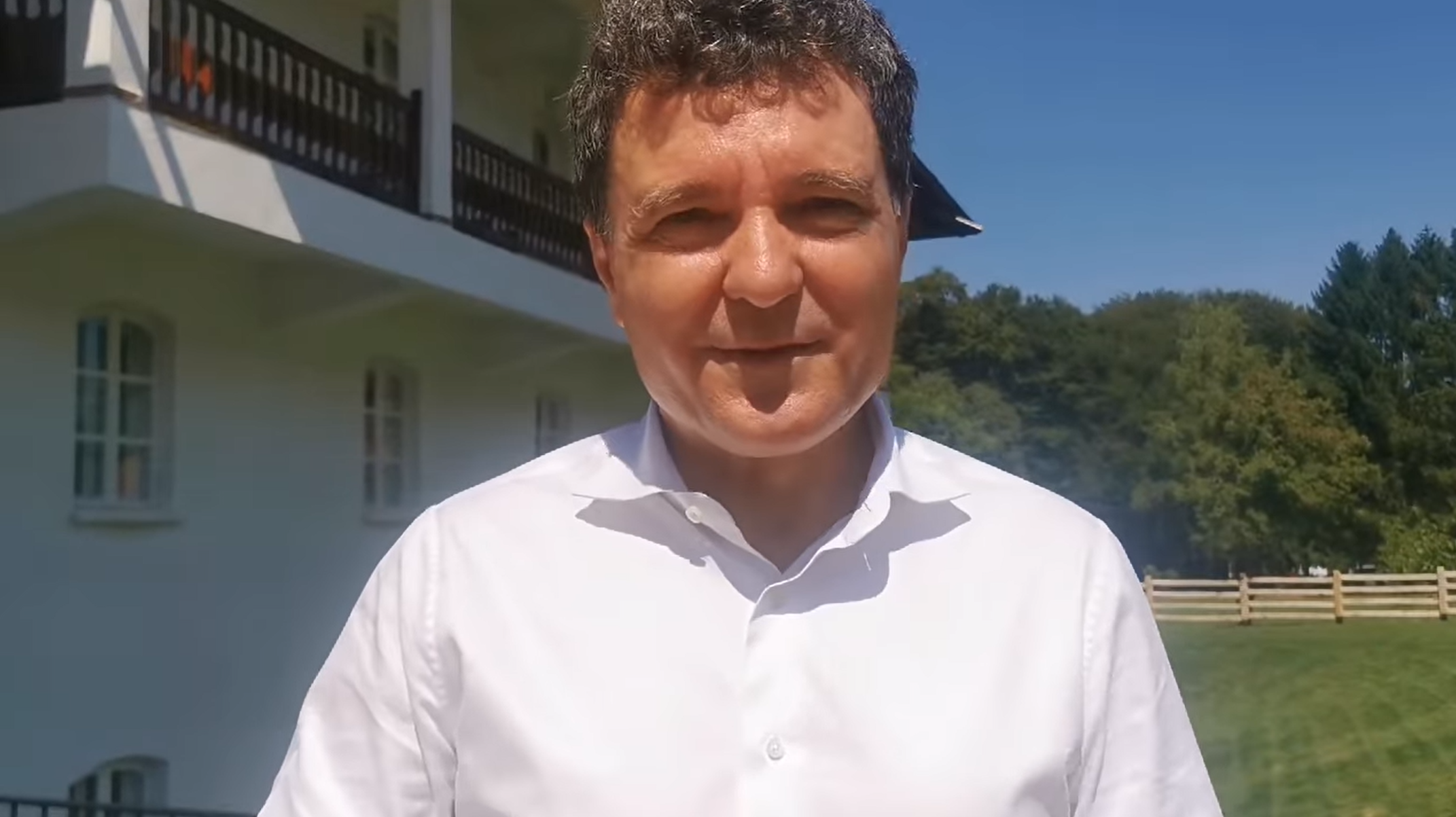 ales nicușor meargă - Imagine ilustrativă