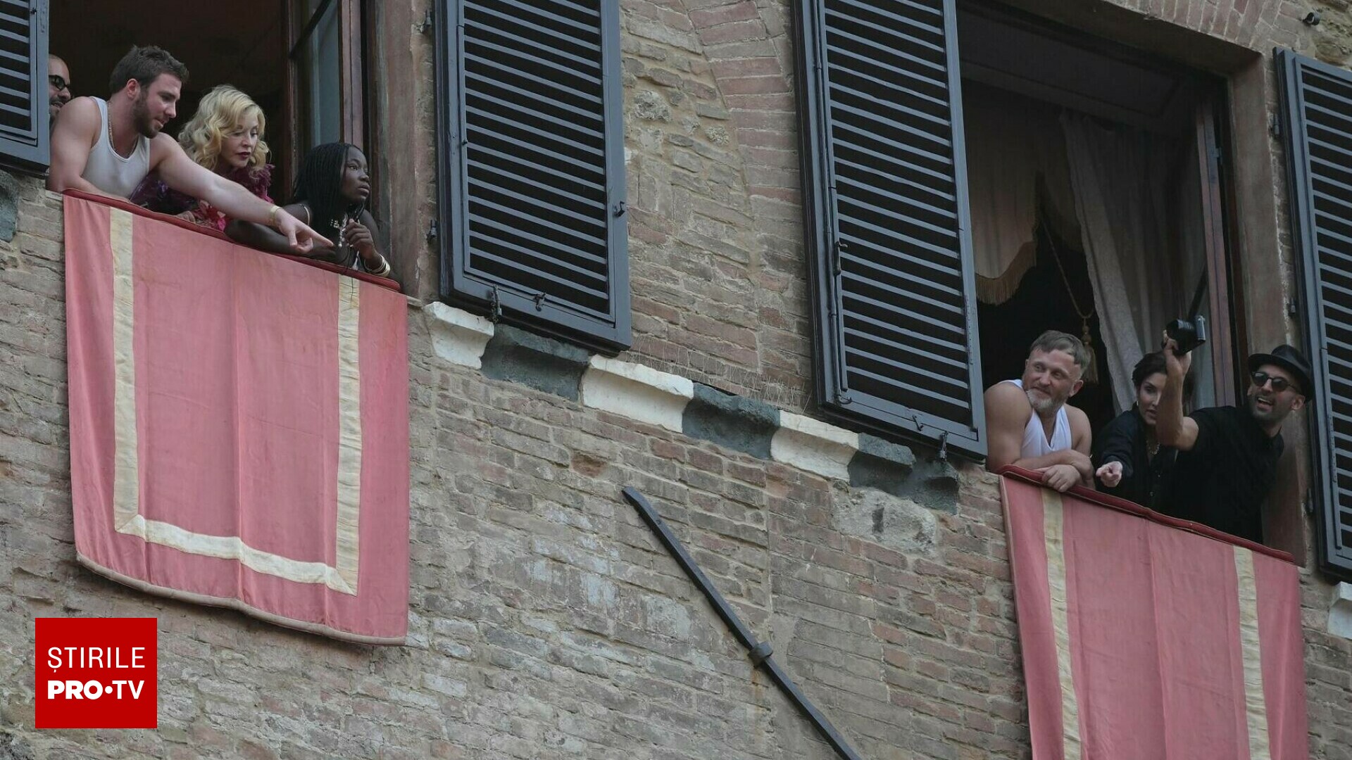 Vizual pentru foto arată madonna pe Top10stiri.ro