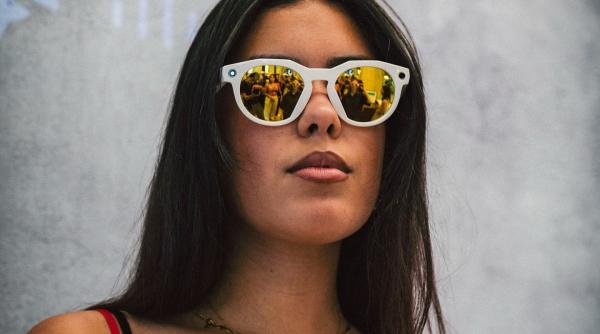 Foto reprezentând ochelarii inteligenți oakley - Știri România