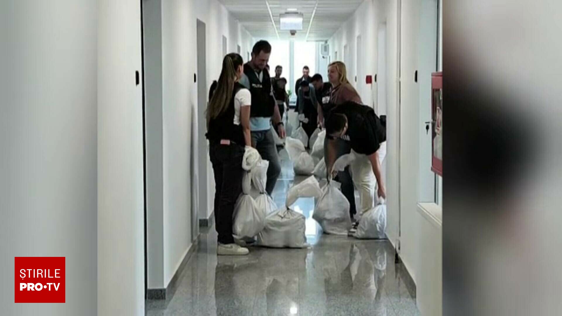 Vizual pentru trei dintre bărbaţii pe Top10stiri.ro