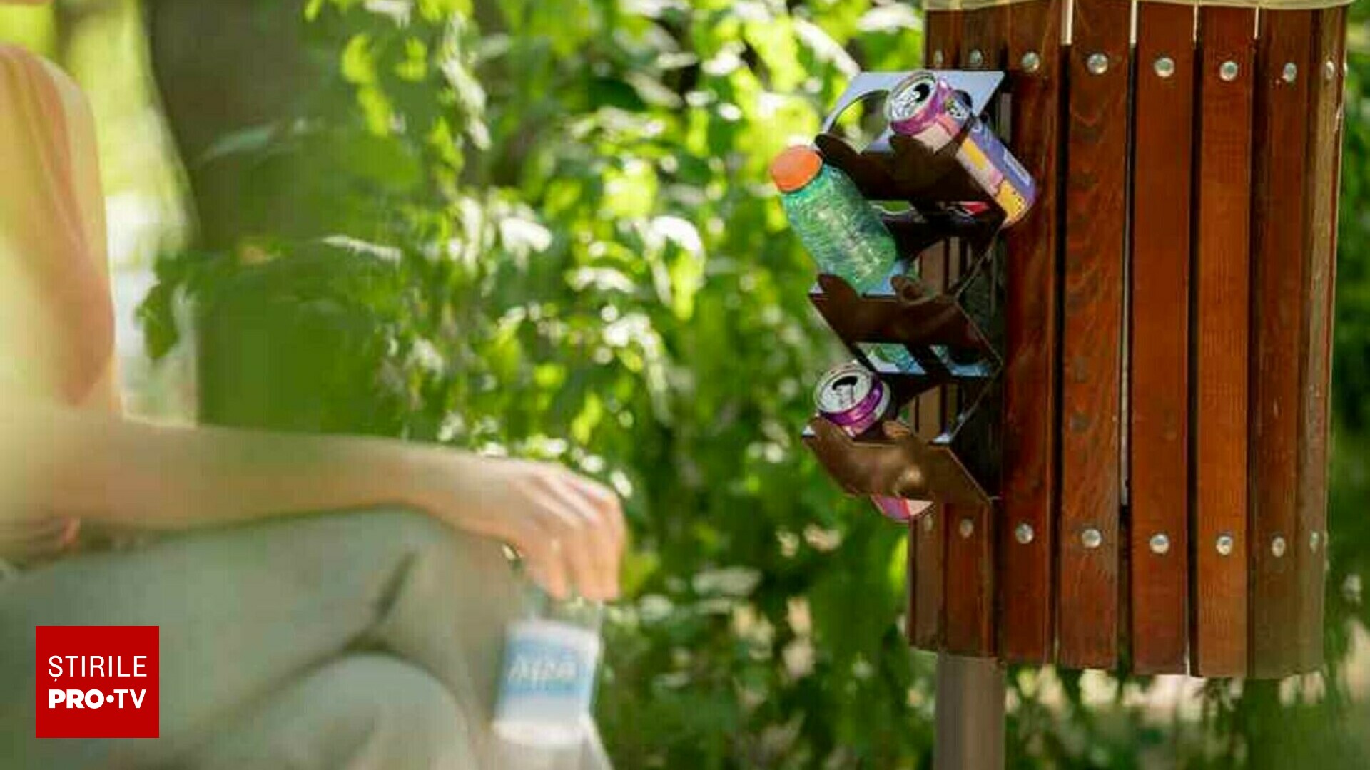 coșuri gunoi speciale - Imagine ilustrativă