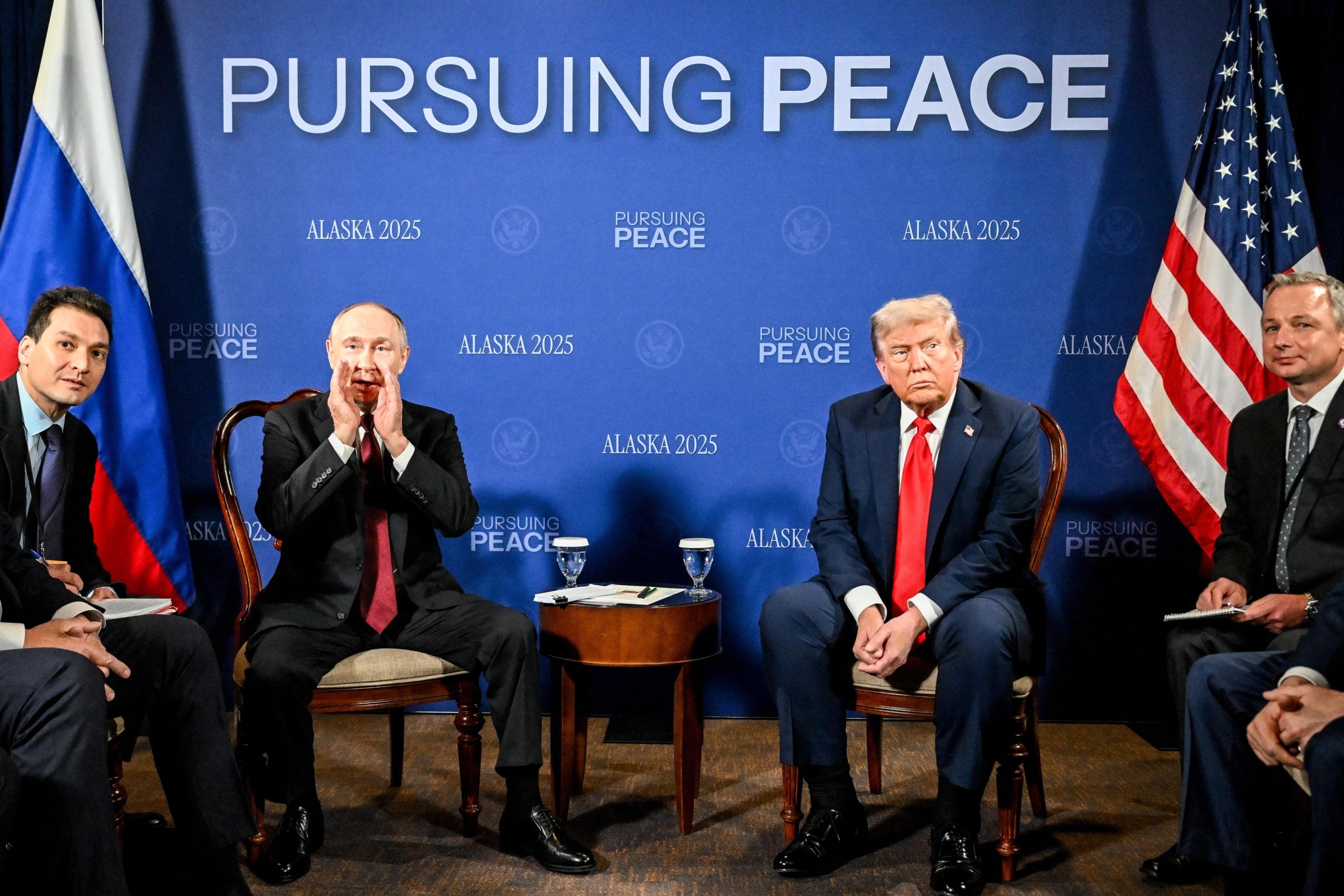 Foto reprezentând trump vrut ridice - Știri România