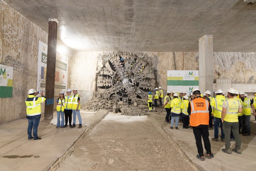 Foto reprezentând primul segment tunel - Știri România