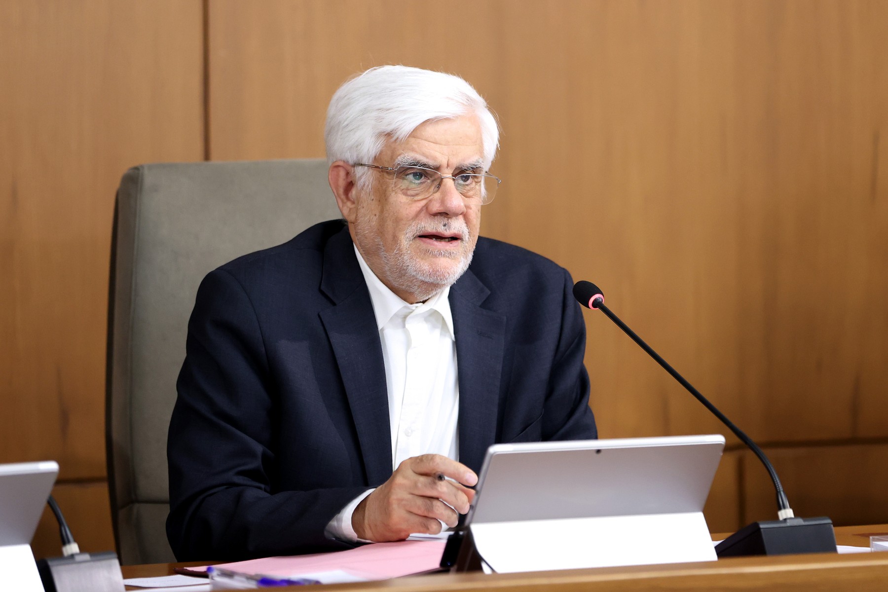 Foto reprezentând iranul avertizează război - Știri România