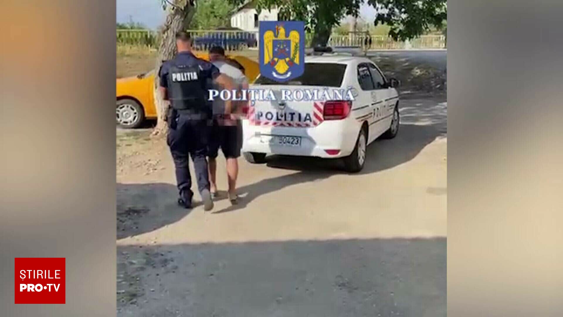 Foto reprezentând bătaie oale încălțăminte - Știri România
