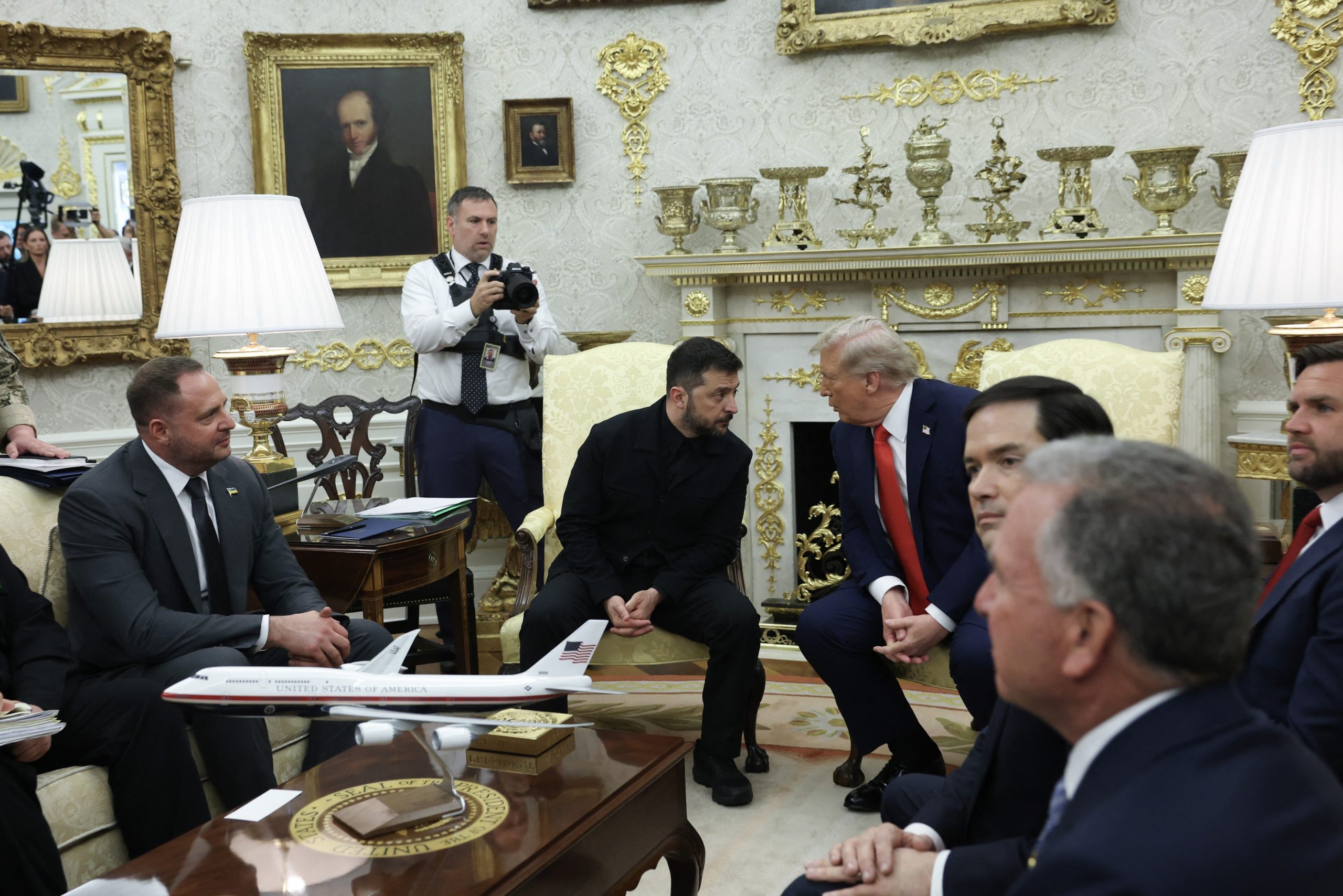 Imagine despre trump anunță implica - Top10stiri.ro