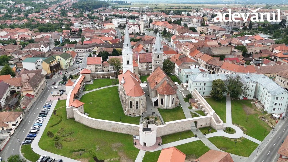 Foto reprezentând mare cetate medievală - Știri România