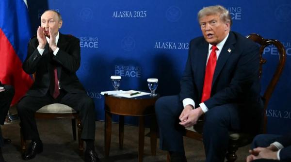 Foto reprezentând văzut summitul alaska - Știri România