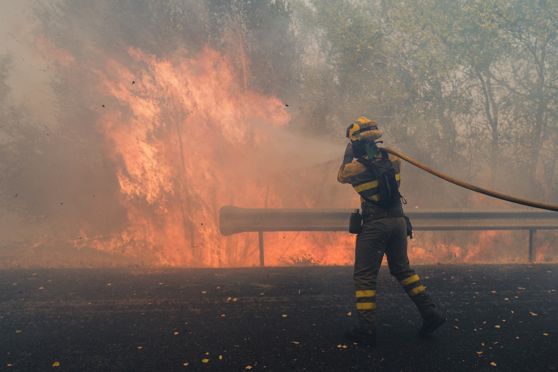 Foto reprezentând românia trimite pompieri - Știri România