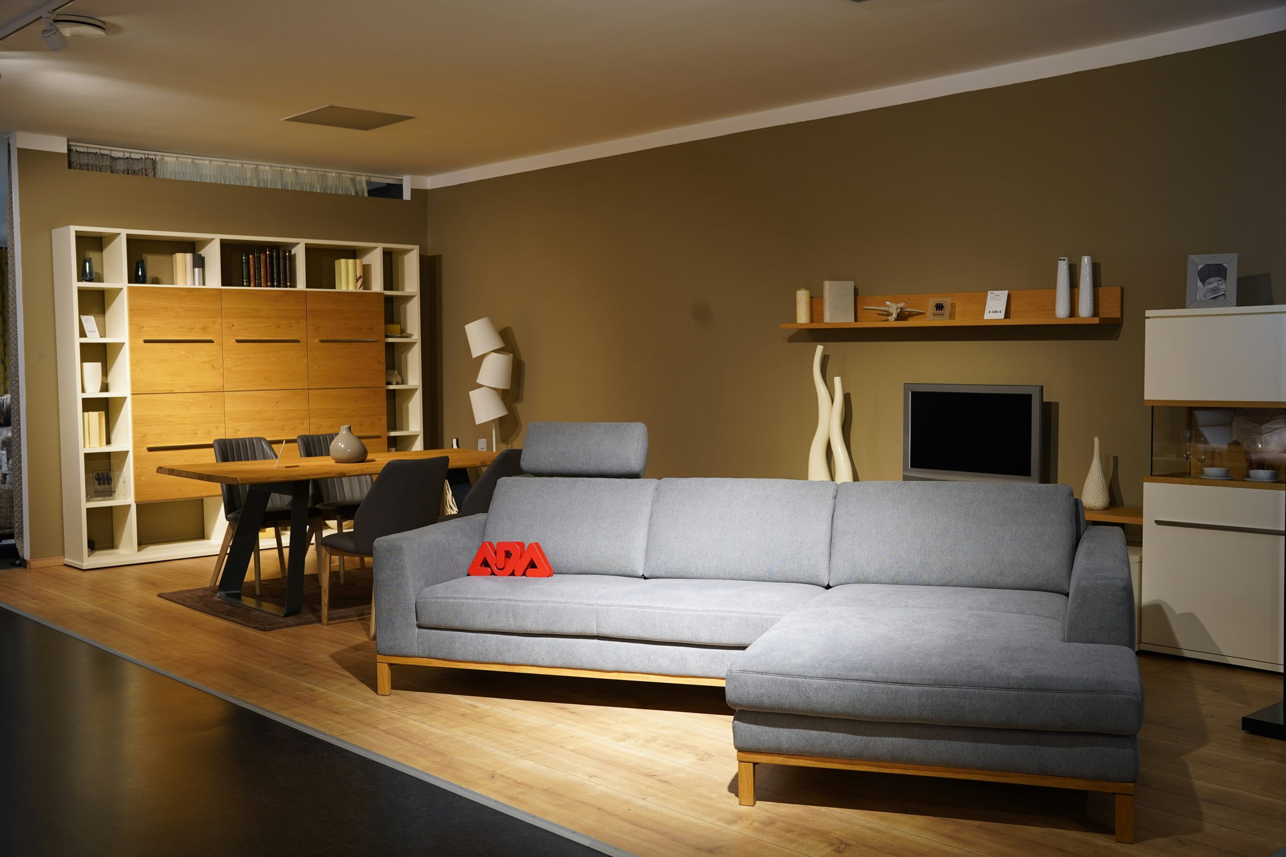 piese clasice living - Imagine ilustrativă