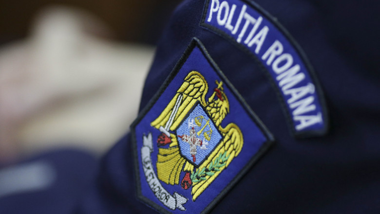 Foto reprezentând poliţiştii români felicitaţi - Știri România