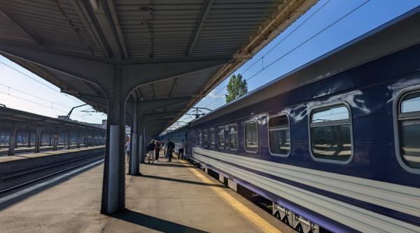 Foto reprezentând trenul direct bucurești - Știri România