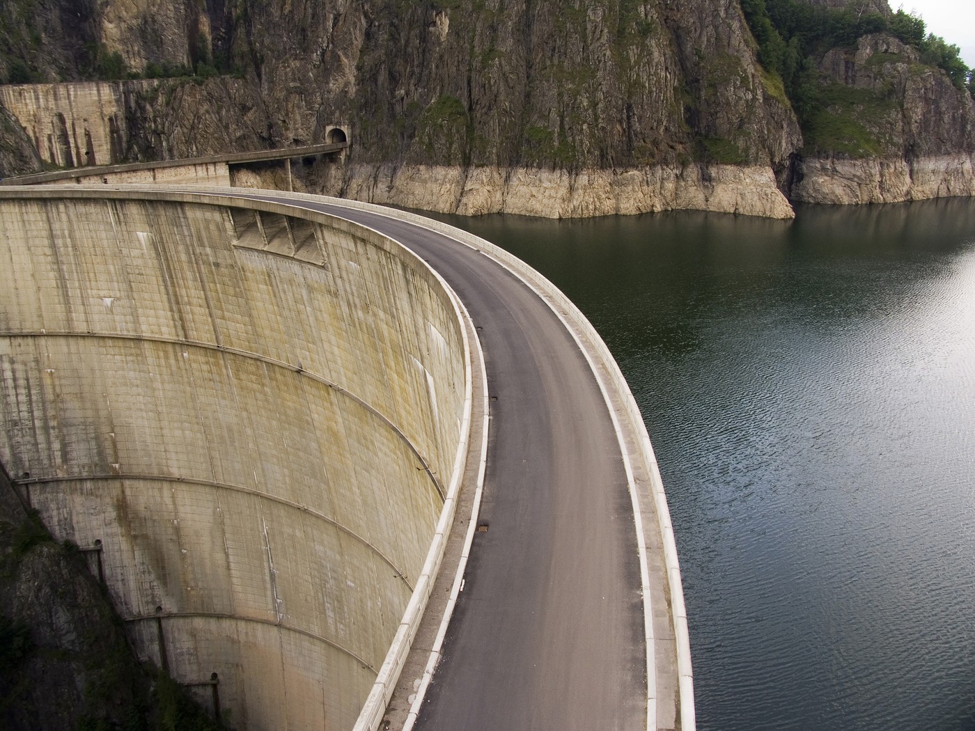 ministrul mediului fake - Imagine ilustrativă