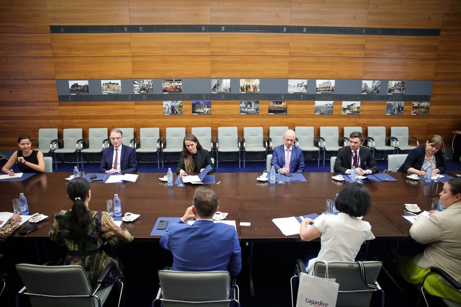 Vizual pentru ambasada româniei washington pe Top10stiri.ro