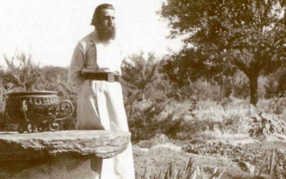 Vizual pentru misterul fenomenului arsenie pe Top10stiri.ro