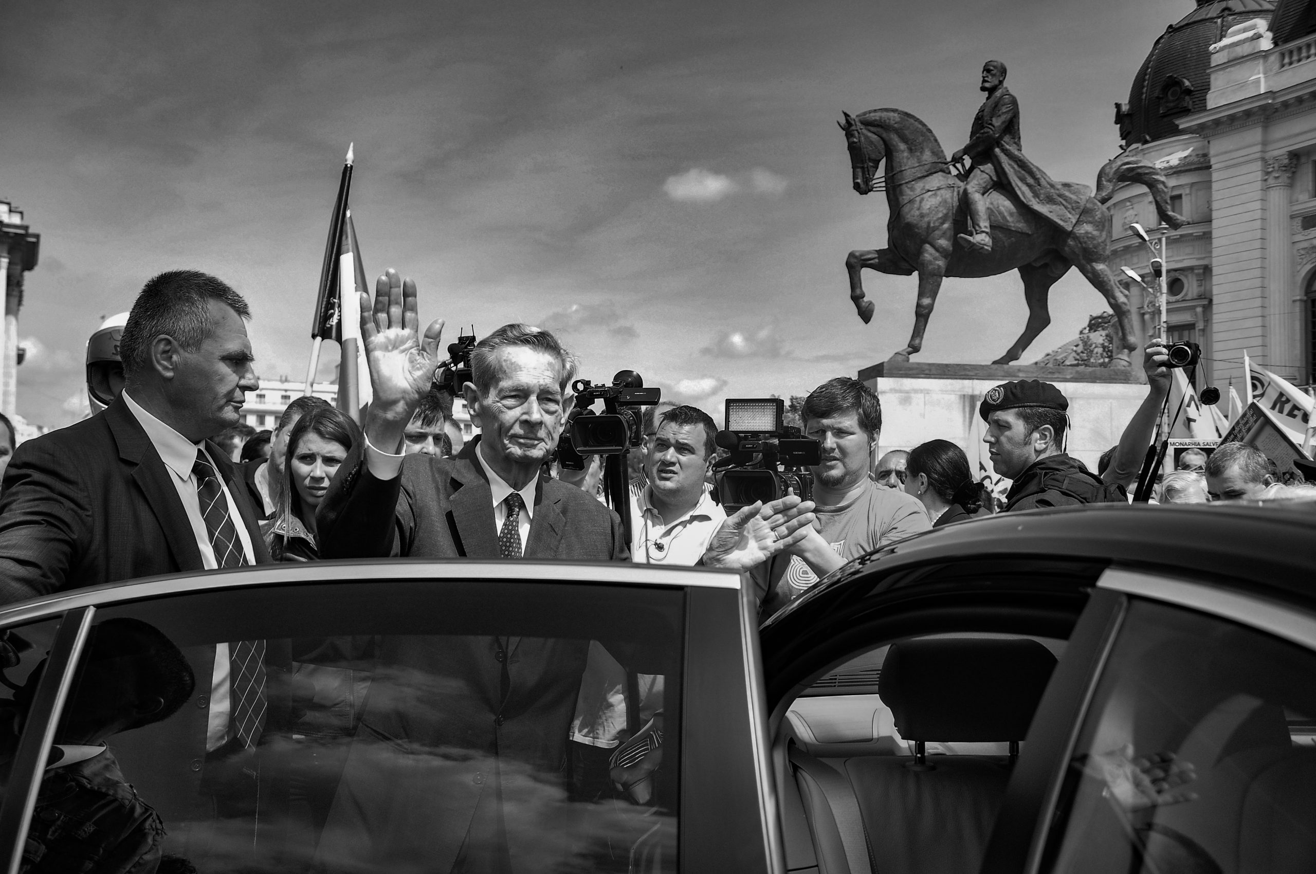 Foto reprezentând familia regală publicat - Știri România