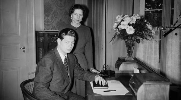 Foto reprezentând familia regală făcut - Știri România