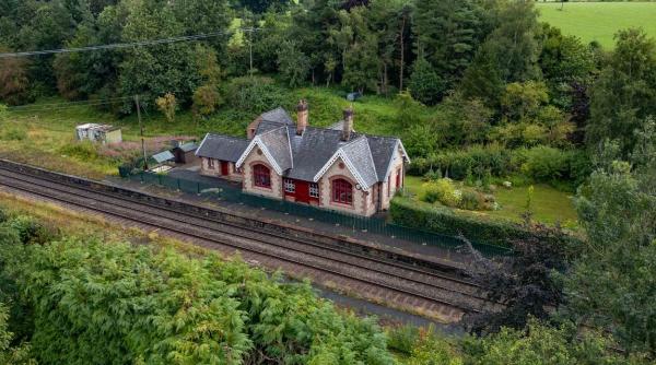 Imagine despre gară abandonată veche - Top10stiri.ro