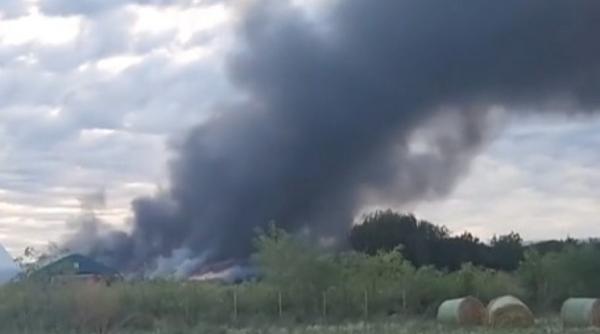 Foto reprezentând incendiu puternic lângă - Știri România