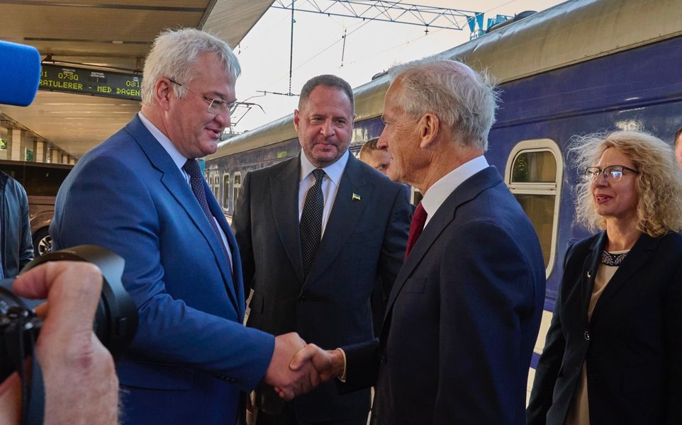 Foto reprezentând vizite surpriză kiev - Știri România