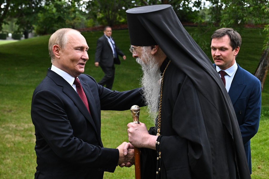 Foto reprezentând arhiepiscopul american întâlnit - Știri România