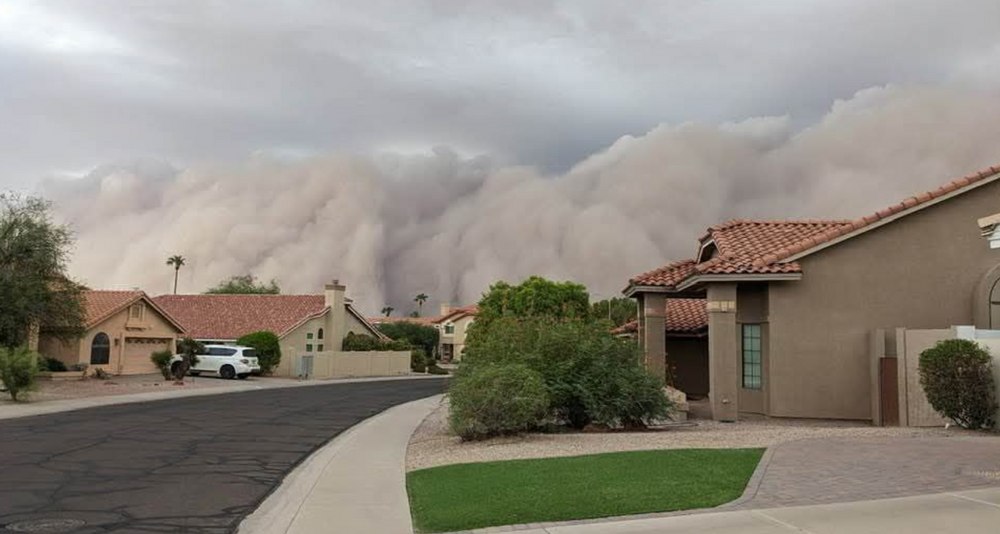 Imagine despre furtună masivă praf - Top10stiri.ro
