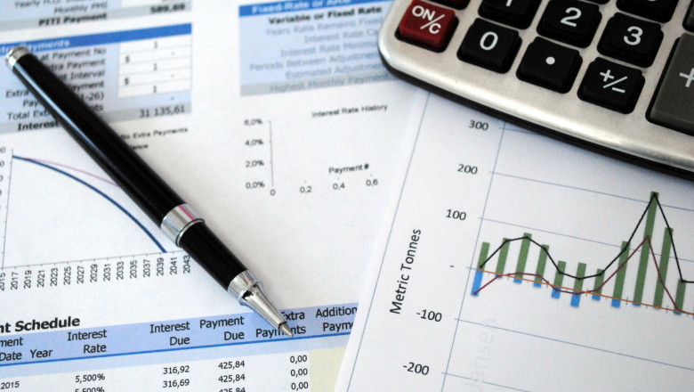 dublat chiar triplat - Imagine ilustrativă