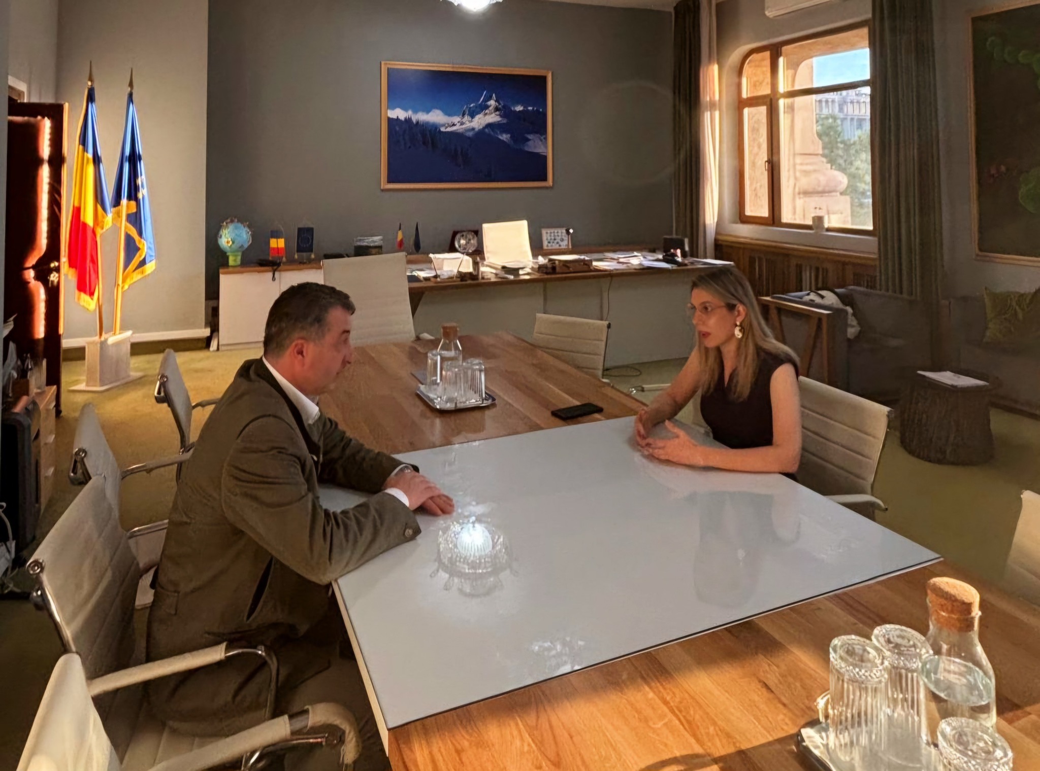 Vizual pentru ales noul director pe Top10stiri.ro