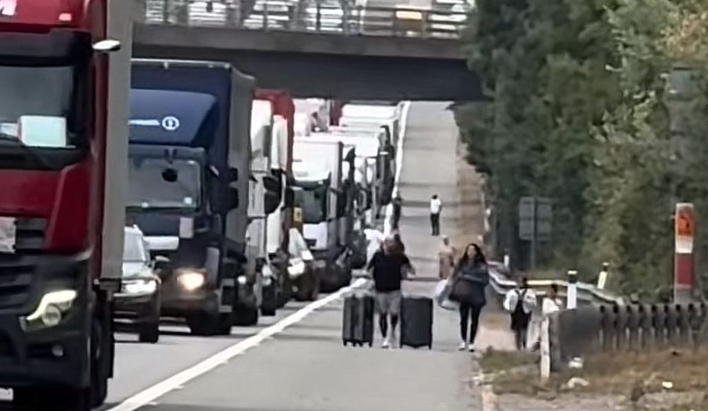 Vizual pentru cuplu disperat blocat pe Top10stiri.ro