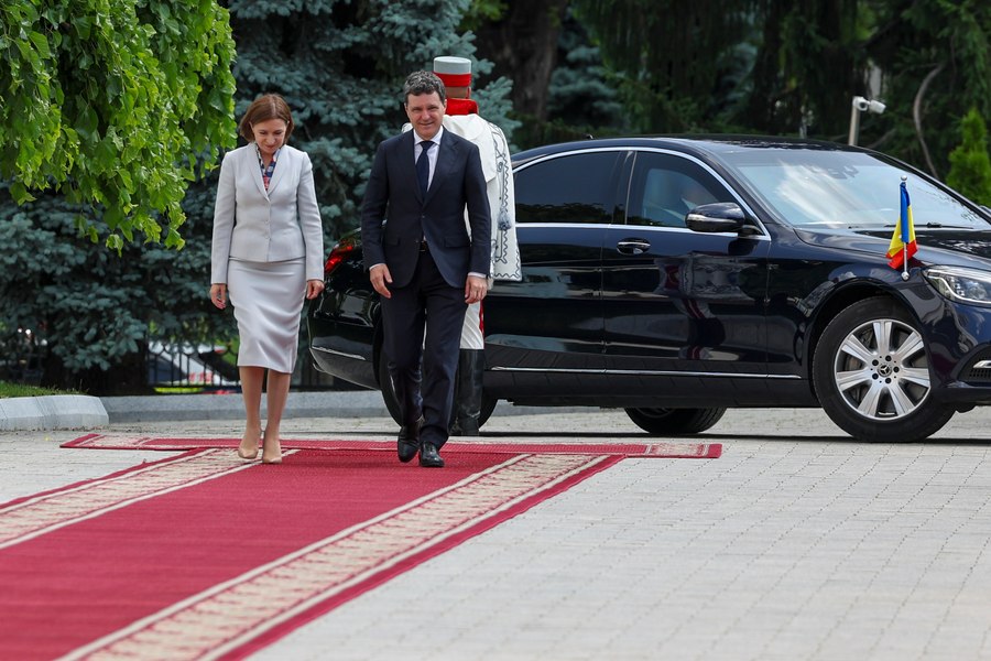 Foto reprezentând nicușor vizită republica - Știri România