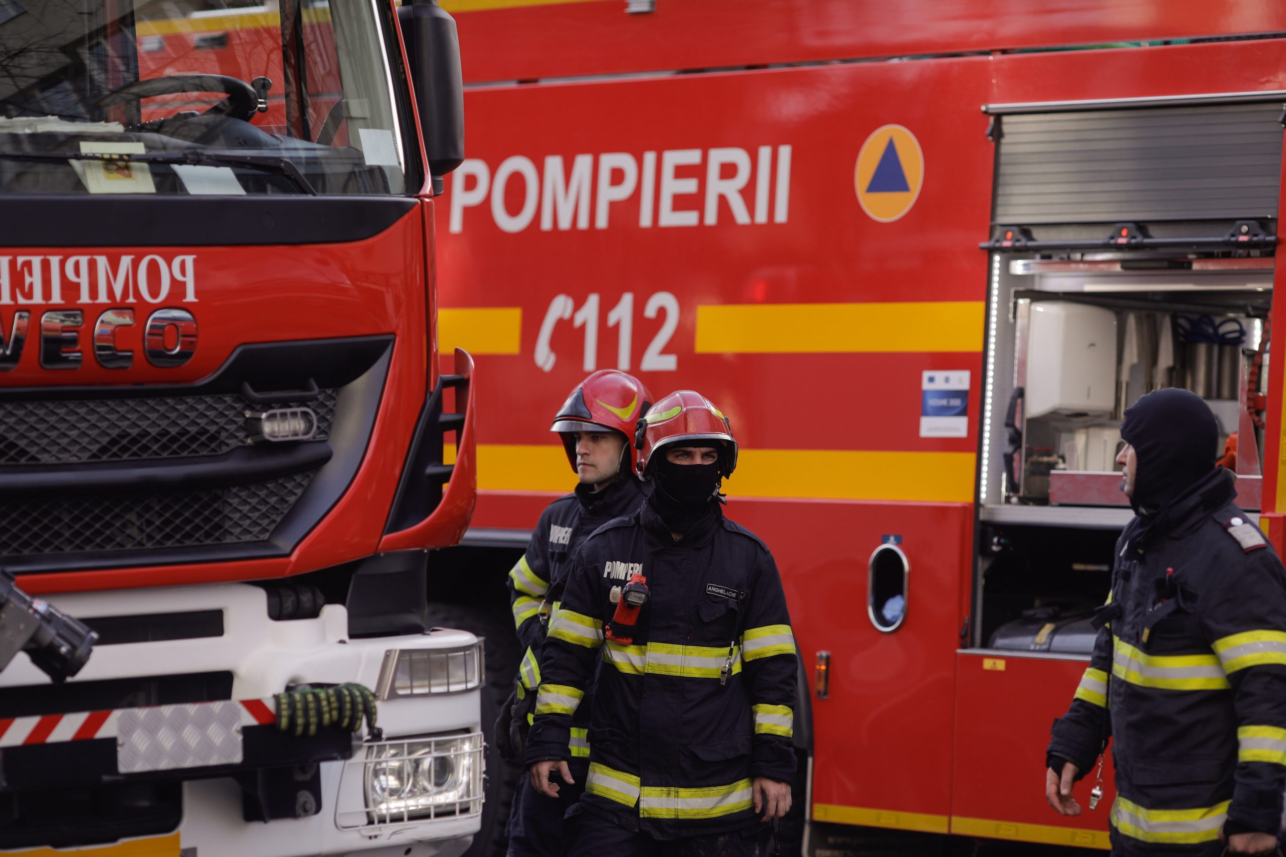 Foto reprezentând incendiu vegetație într - Știri România